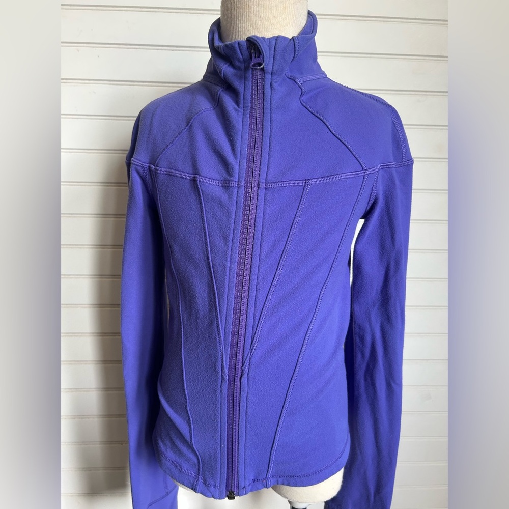 IVIVVA by LULULEMON girls size 8 purple full zip jacket